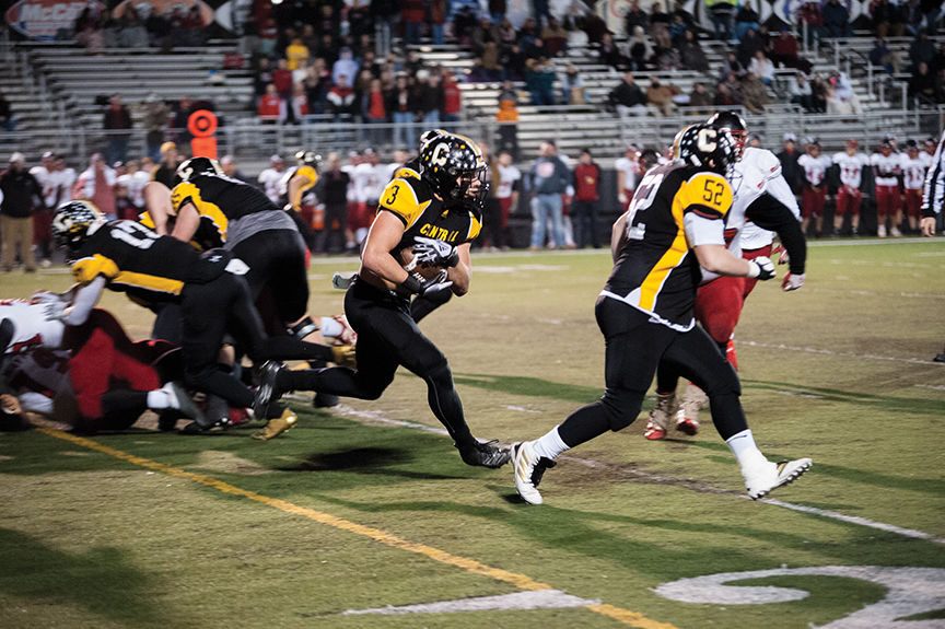 Golden Eagles keep soaring through 4A playoffs